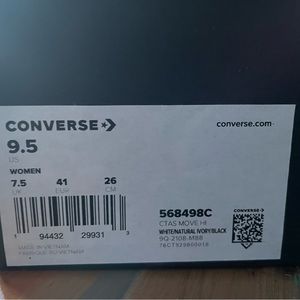 Women’s Chuck Taylor’s